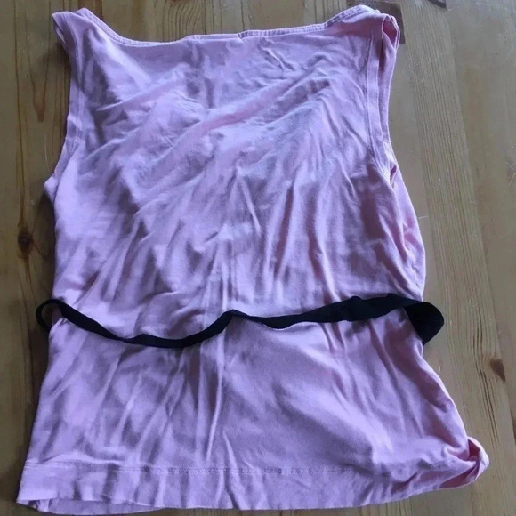 Pink tank top with black sash - Picture 7 of 7
